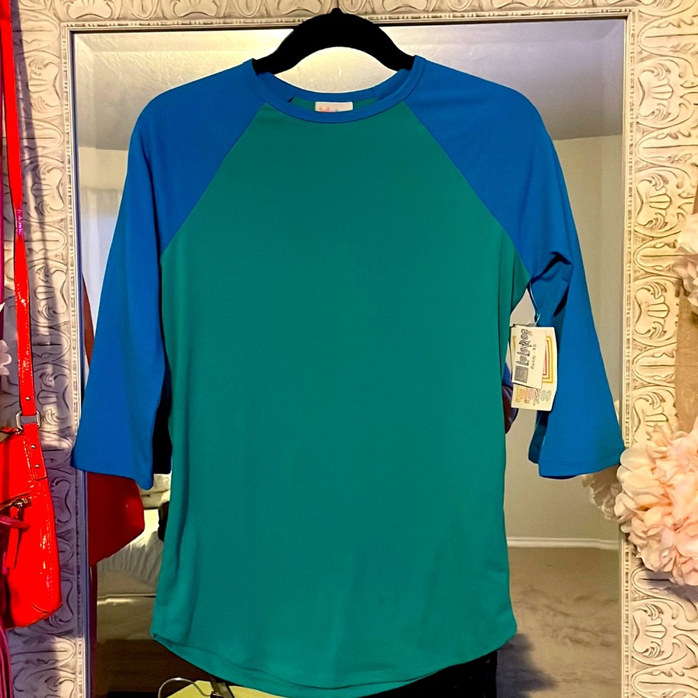 💙NWT Baseball Tee💙